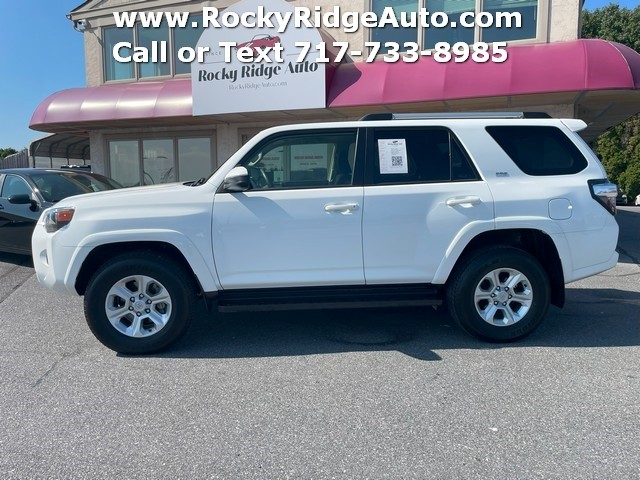 2024 Toyota 4Runner SR5 photo 2