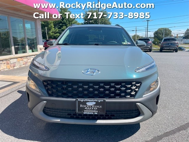 2022 Hyundai Kona SEL photo 2