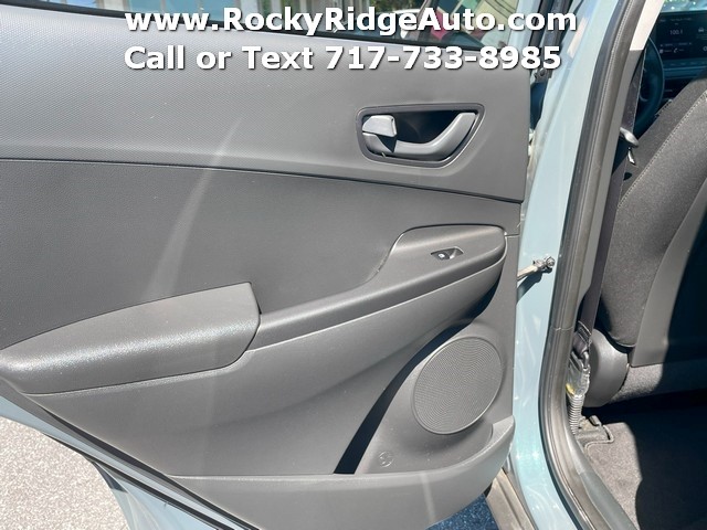 2022 Hyundai Kona SEL photo 28