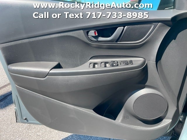 2022 Hyundai Kona SEL photo 29