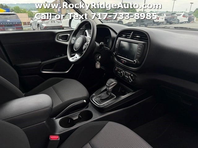 2025 Kia Soul LX - Photo 10