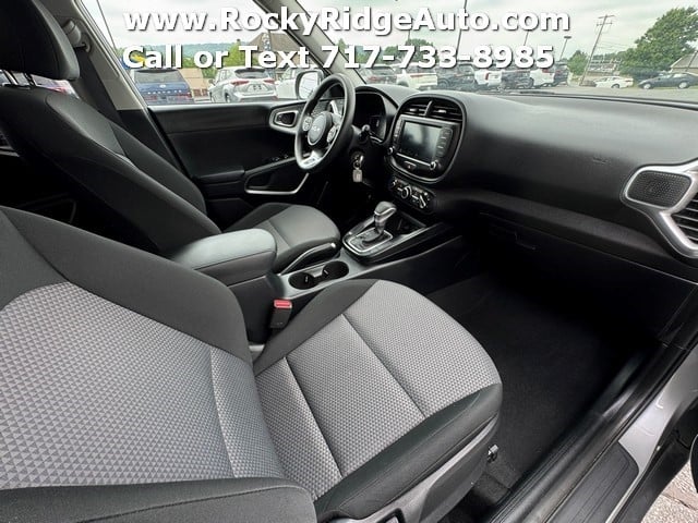 2025 Kia Soul LX - Photo 12